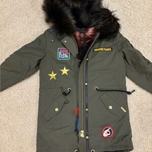 Moose Knuckles Green Puffer Jacket with Fur Trimmed Hood and Zipper Closure